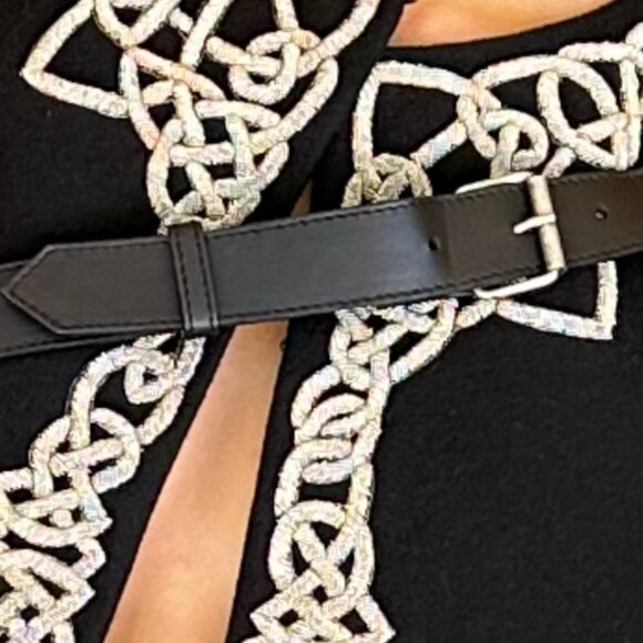 ALEXANDER MCQUEEN BLACK WOOL CAPE - Picture 4 of 12